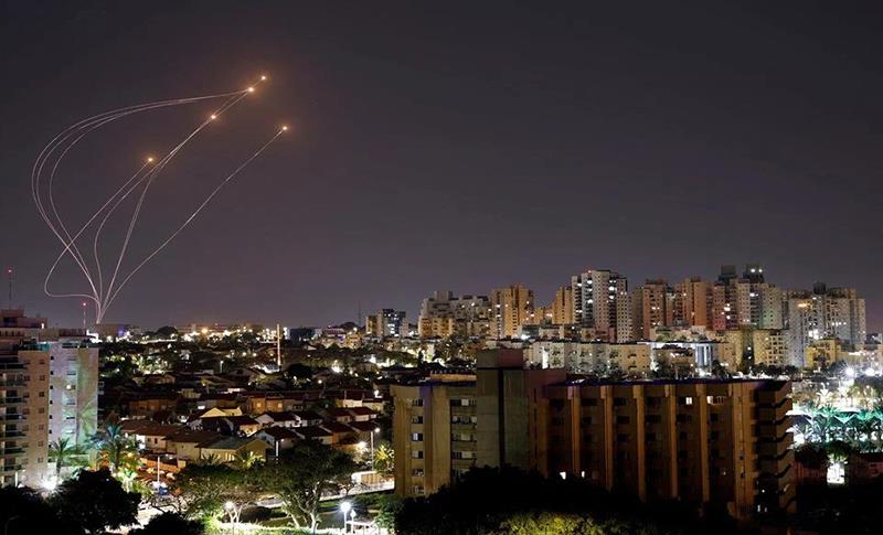 İsrail ordusu Gazze'ye yönelik hava saldırılarıyla eş zamanlı olarak Lübnan’a da saldırı başlattı.