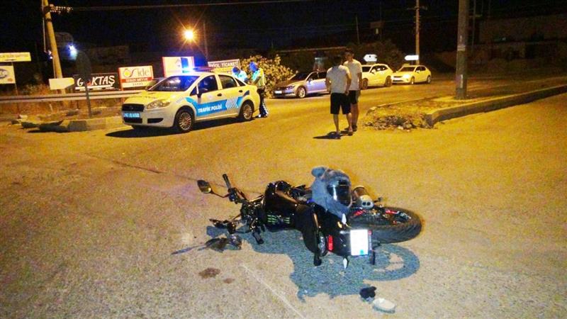 Hafif Ticari araç ile motosiklet kazasında 1 yaralı