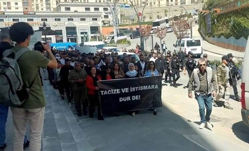 ŞIRNAK'TA 'TACİZ' PROTESTOSU DÜZENLENDİ