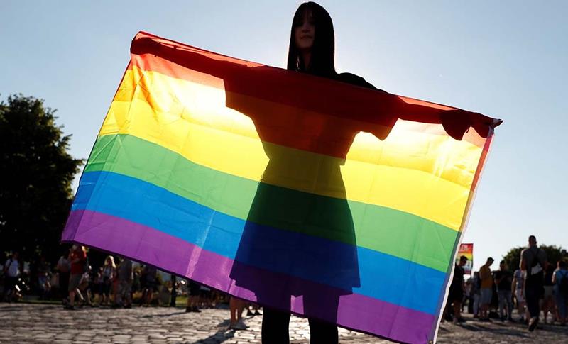 İRAN, LGBTİ+ HAKLARI SAVUNUCUSU İKİ KADINI İDAMA MAHKÛM ETTİ